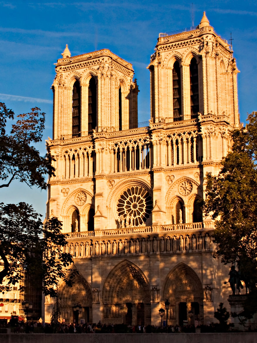 notre-dame-cathedral-front-facade-paris-57dfc70f46972__880