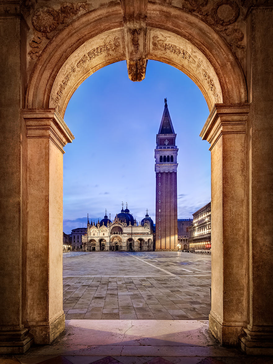 piazza-san-marco-archway-57dfc509d468c__880
