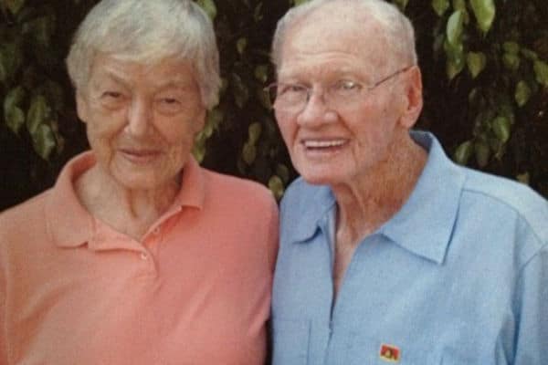 Hai cụ già kết hôn sau hơn 60 năm được gặp lại nhau
