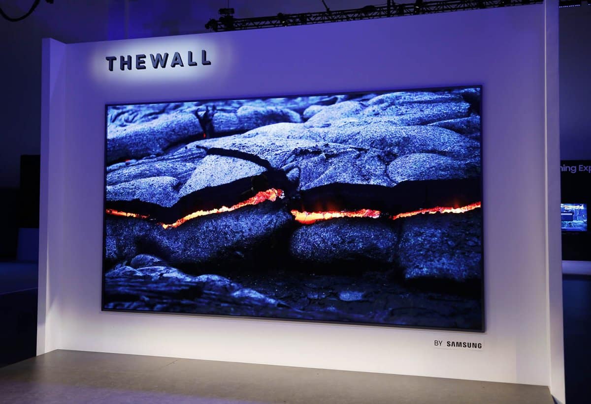 tv-the-wall-samsung-3