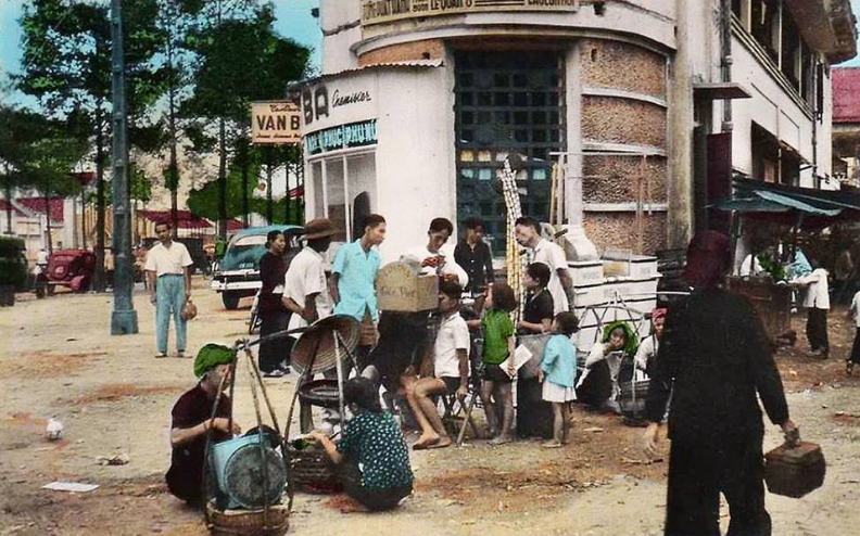 Rạp chiếu bóng thùng, tuổi thơ của dân Sài Gòn xưa.