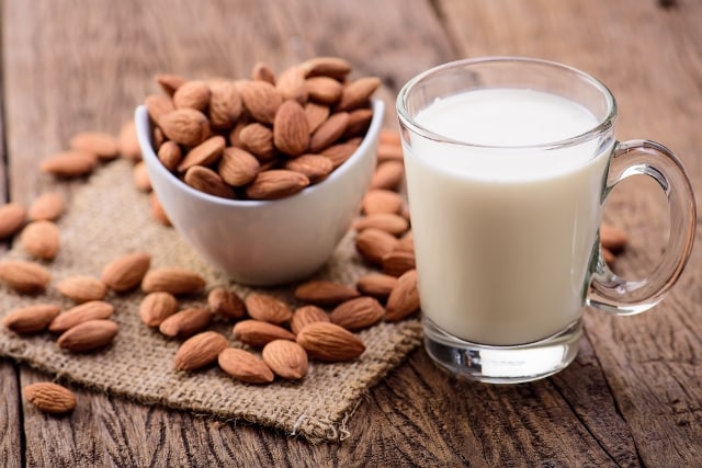 Lựa chọn loại sữa thực vật tốt nhất cho sức khỏe của bạn Hanh-nhan-1